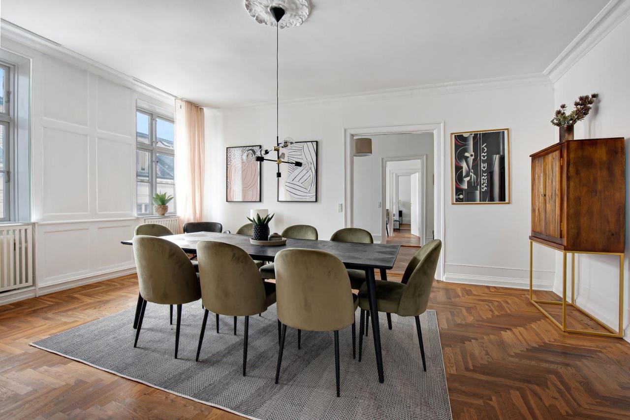 Sanders Square - Spacious Six-Bedroom Apartment Near Amalienborg København Eksteriør billede